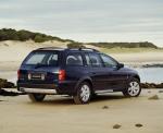 Holden Adventra 2003 года